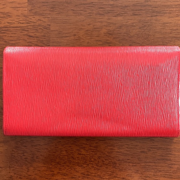 Nina Ricci Wallet - Picture 2 of 8